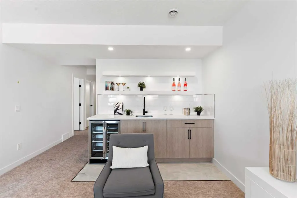 1209 Iron Ridge Avenue