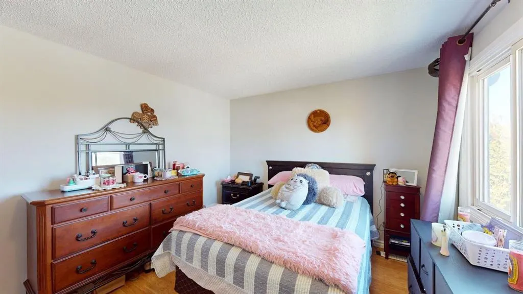105 Bird Crescent