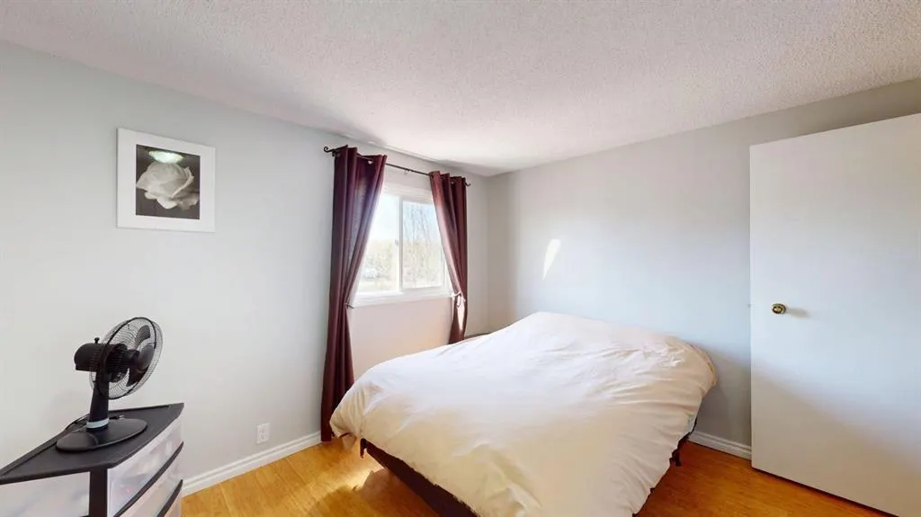 105 Bird Crescent