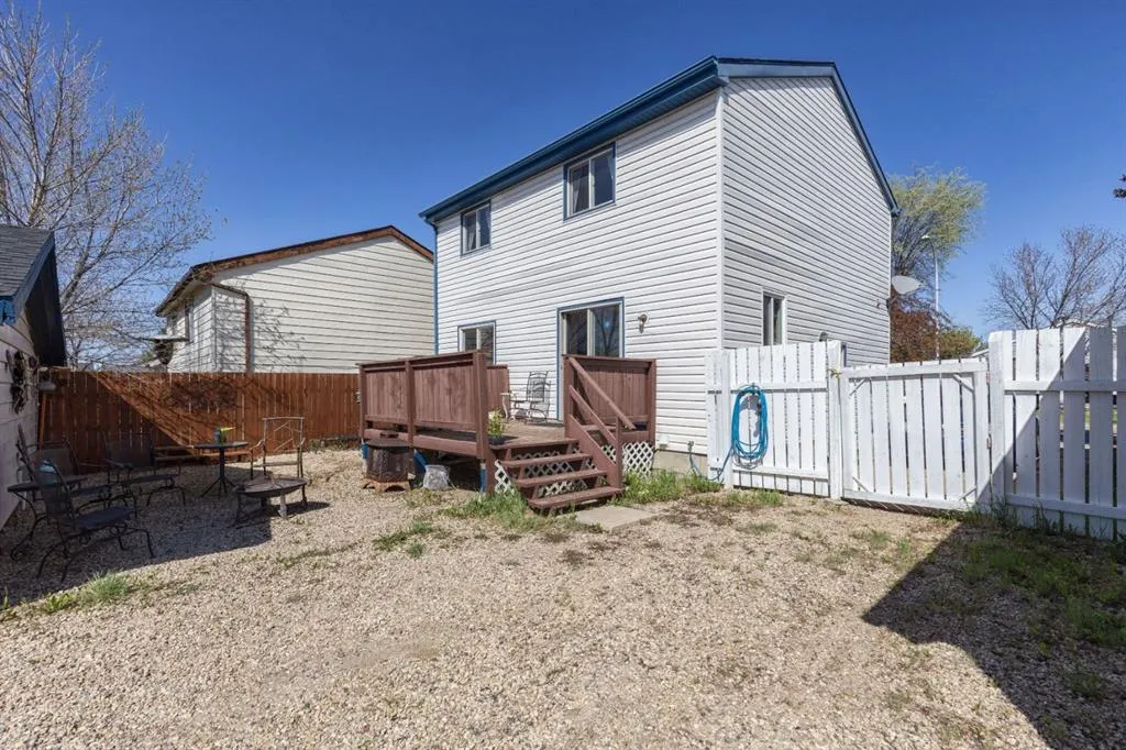 105 Bird Crescent