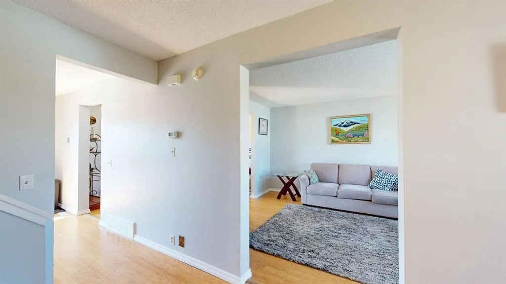 105 Bird Crescent