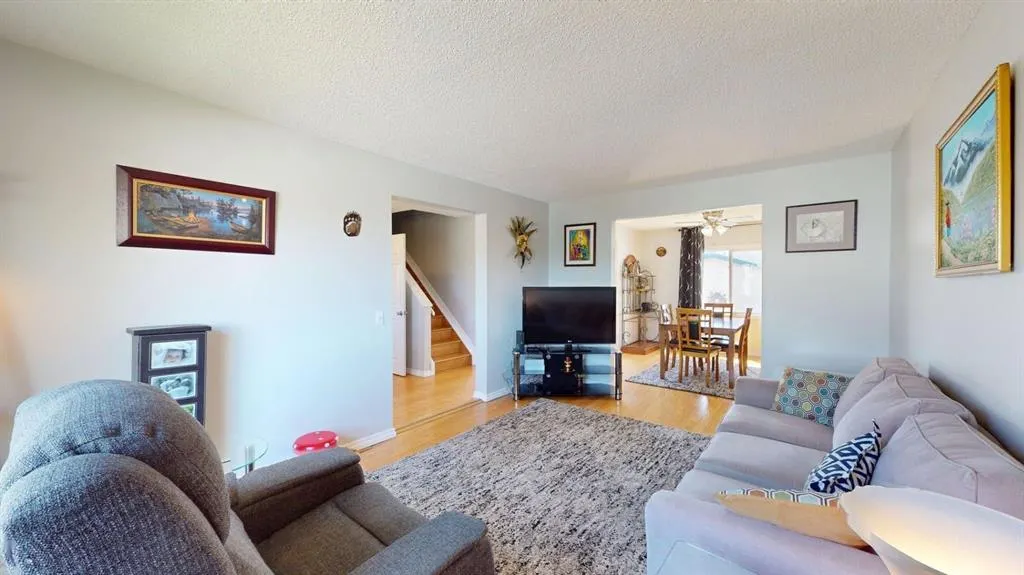 105 Bird Crescent