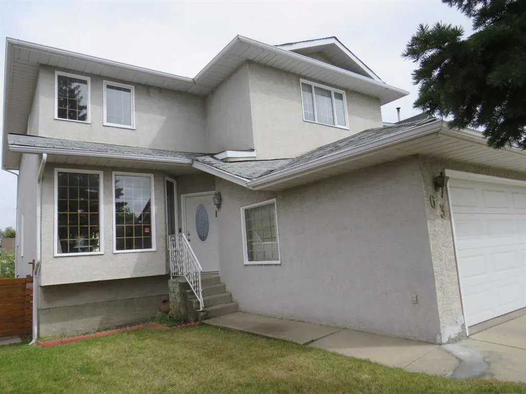 63 La Valencia Gardens NE