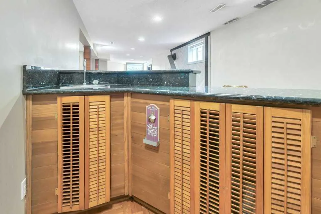 41 Millbank Bay SW