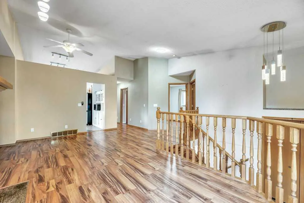 41 Millbank Bay SW