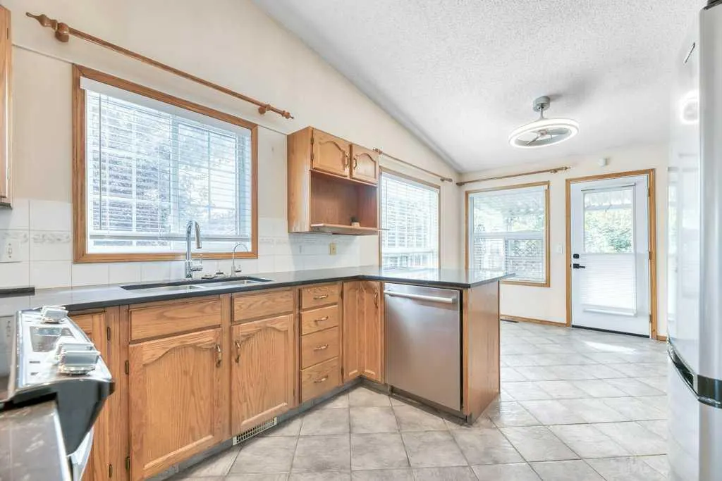 41 Millbank Bay SW
