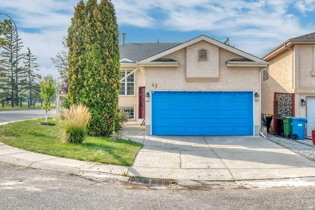 41 Millbank Bay SW