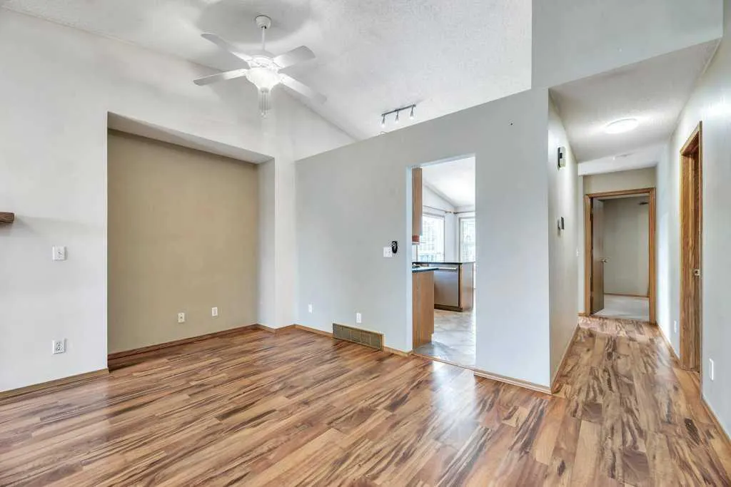 41 Millbank Bay SW
