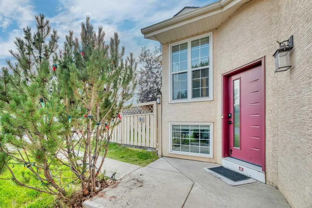 41 Millbank Bay SW