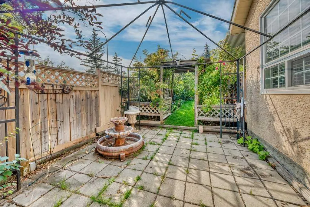 41 Millbank Bay SW
