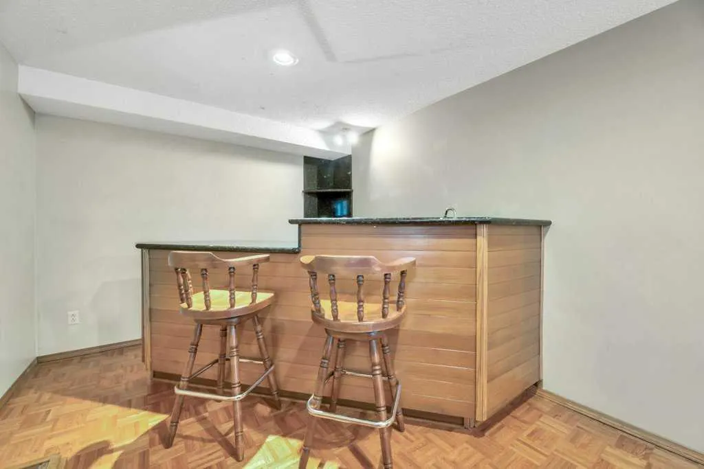 41 Millbank Bay SW
