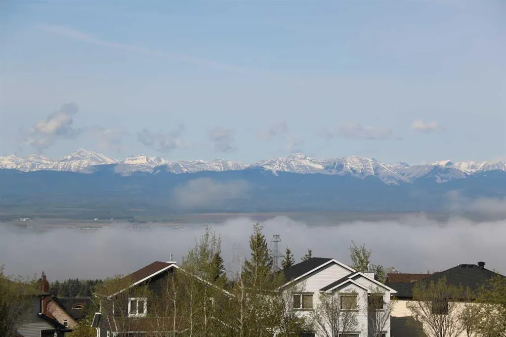 117 Rockcliff Bay NW