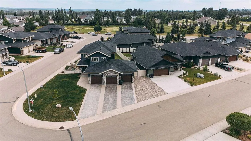 2 Meadow Close