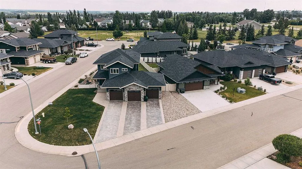 2 Meadow Close