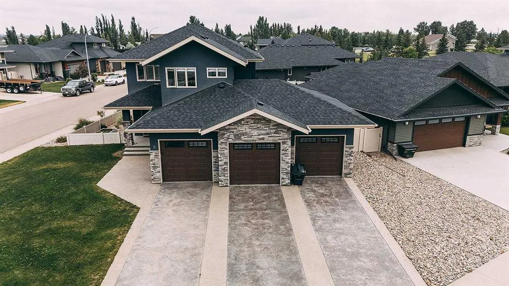 2 Meadow Close