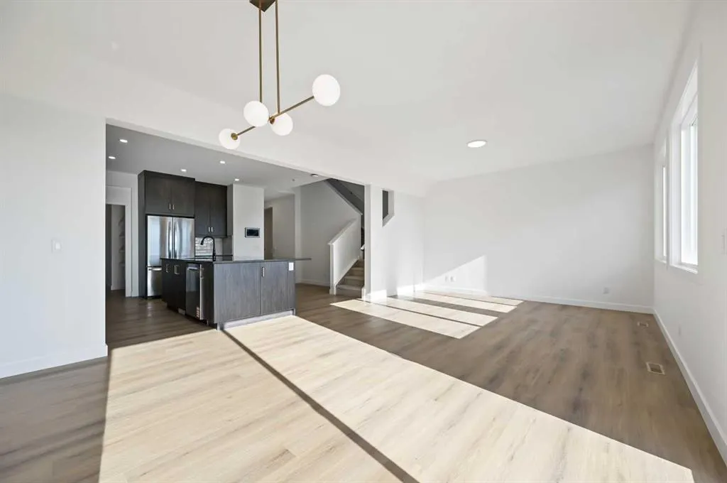 19837 44 Street SE
