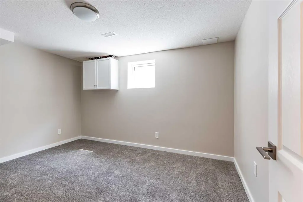 10 Rundle Crescent SE