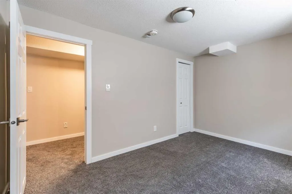 10 Rundle Crescent SE