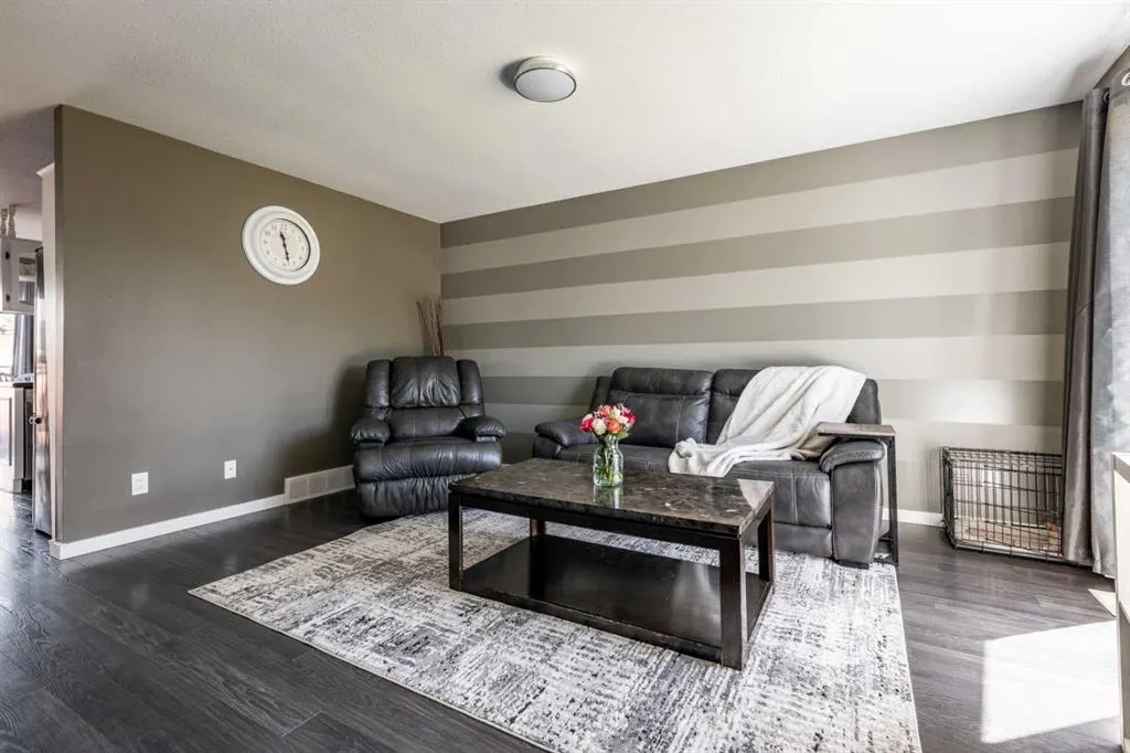 10 Rundle Crescent SE
