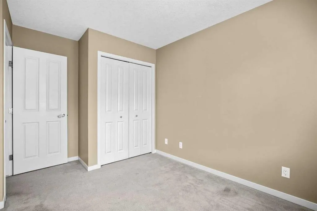 28 Copperpond Rise SE