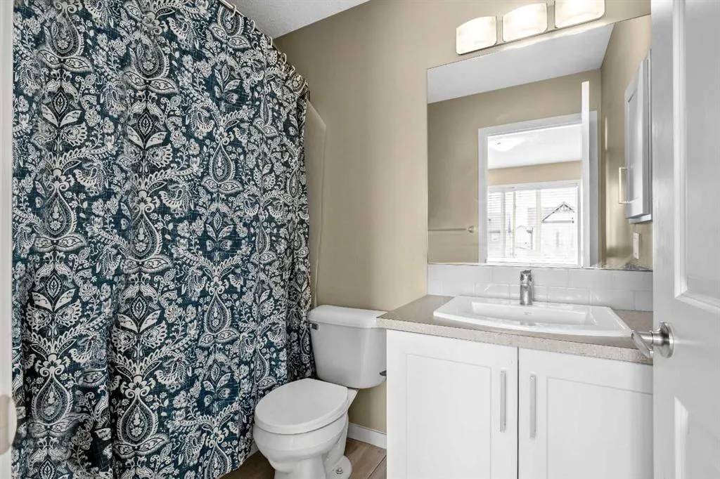 28 Copperpond Rise SE