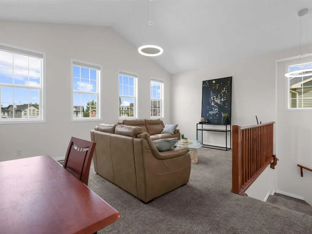 64 Royal Oak Cape NW