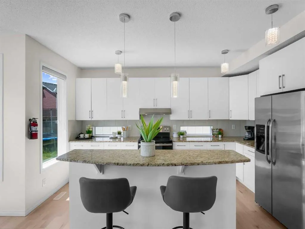 64 Royal Oak Cape NW