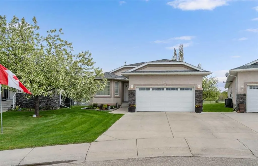 310 Riverside Garden NW