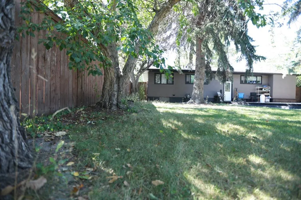7824 Elbow Drive SW