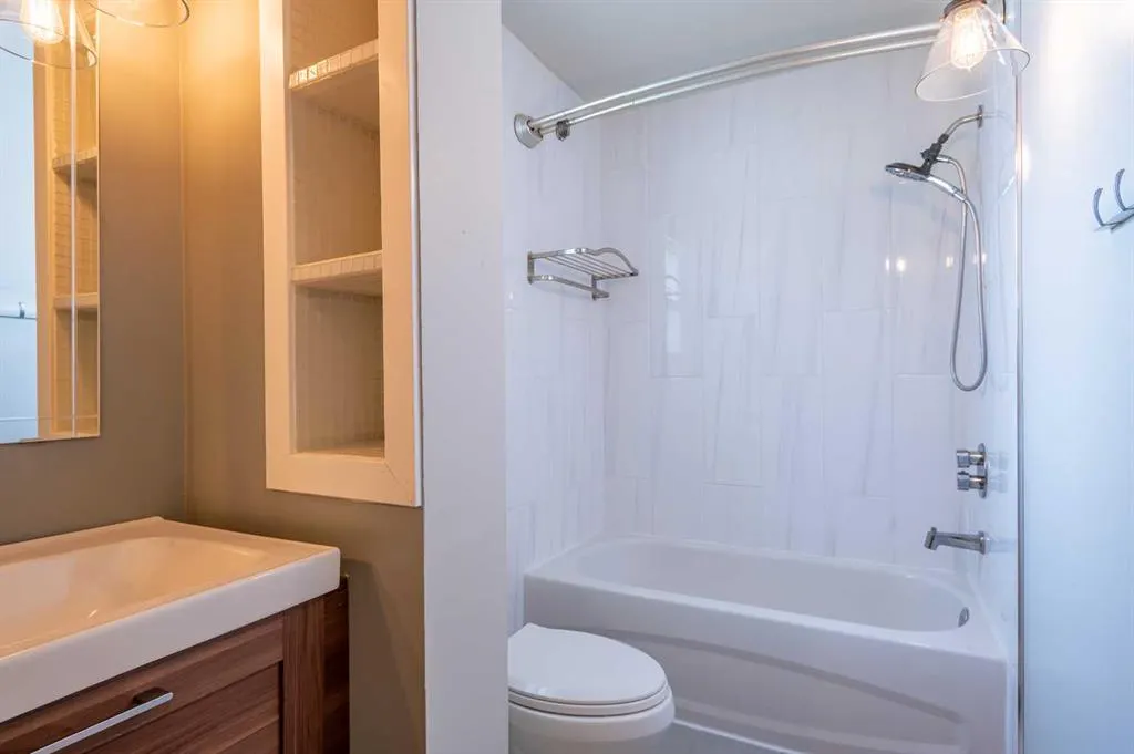 4403 Riverbend Road, #19