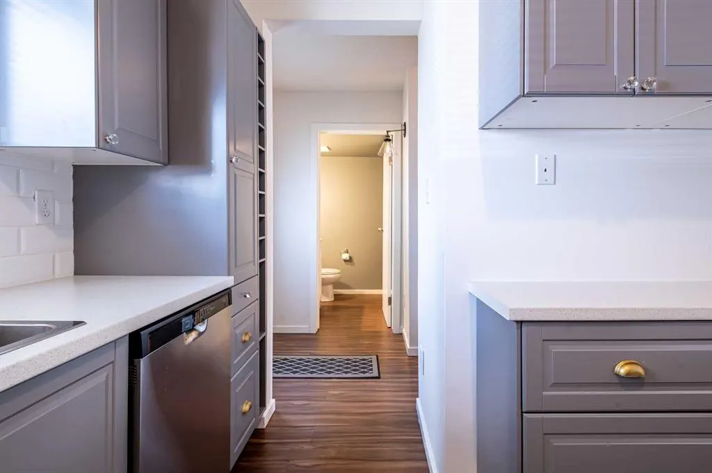 4403 Riverbend Road, #19