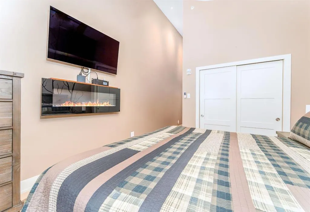 3000B Stewart Creek Drive, #204