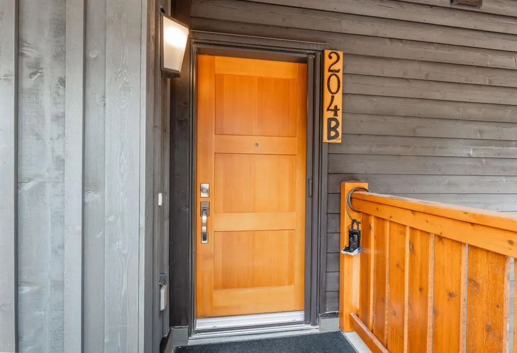 3000B Stewart Creek Drive, #204