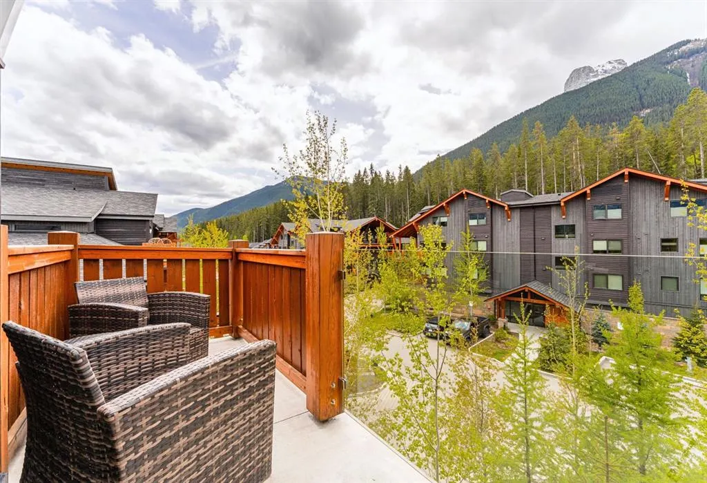 3000B Stewart Creek Drive, #204