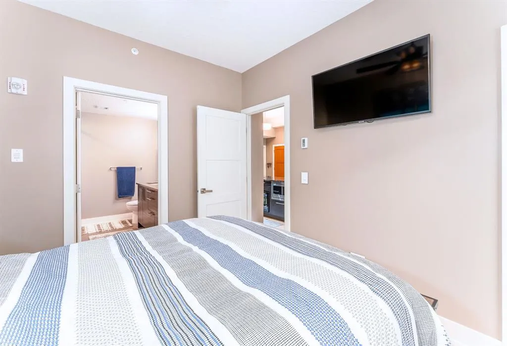 3000B Stewart Creek Drive, #204