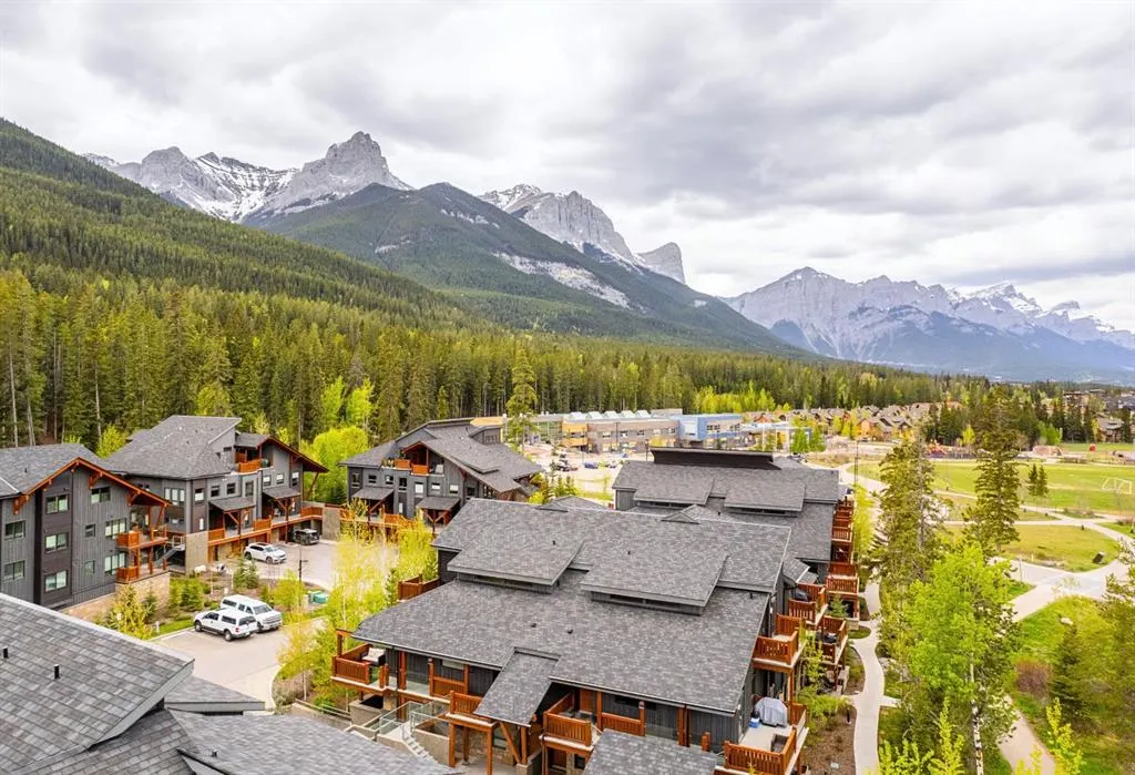 3000B Stewart Creek Drive, #204
