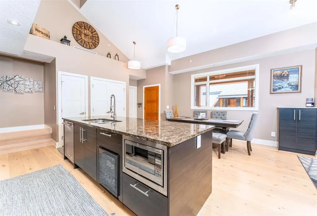 3000B Stewart Creek Drive, #204