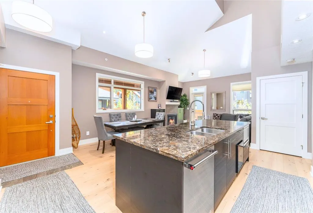 3000B Stewart Creek Drive, #204