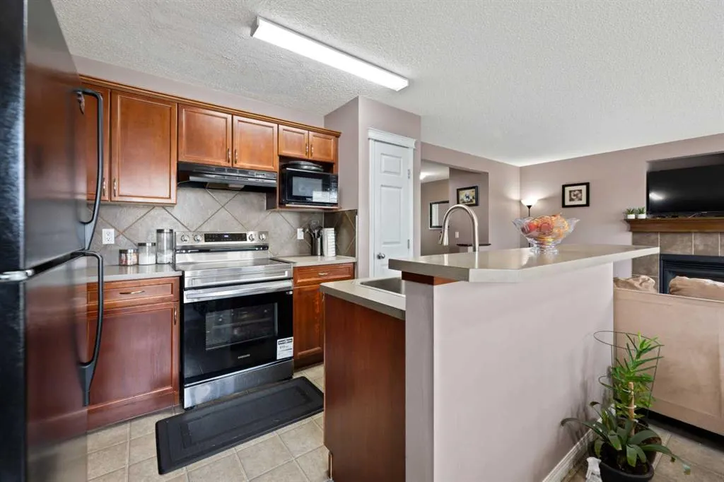 133 Saddlefield Place NE