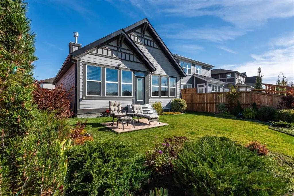 111 Legacy Glen Park SE