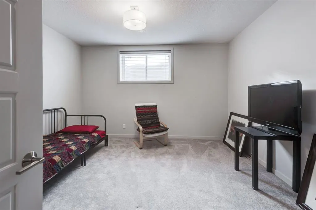 111 Legacy Glen Park SE