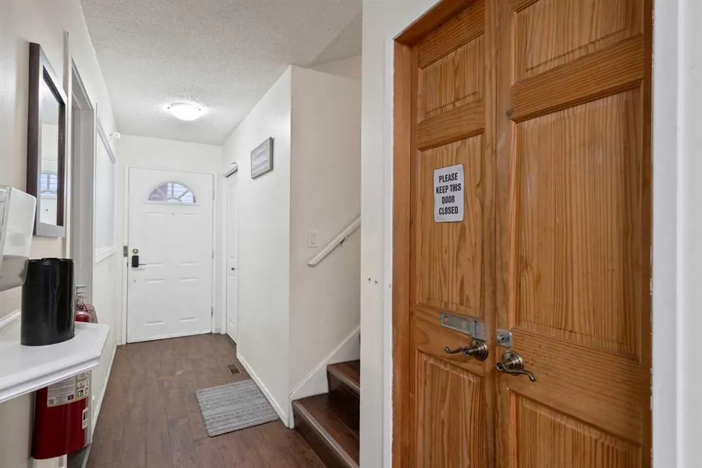 319 Rundlelawn Road NE