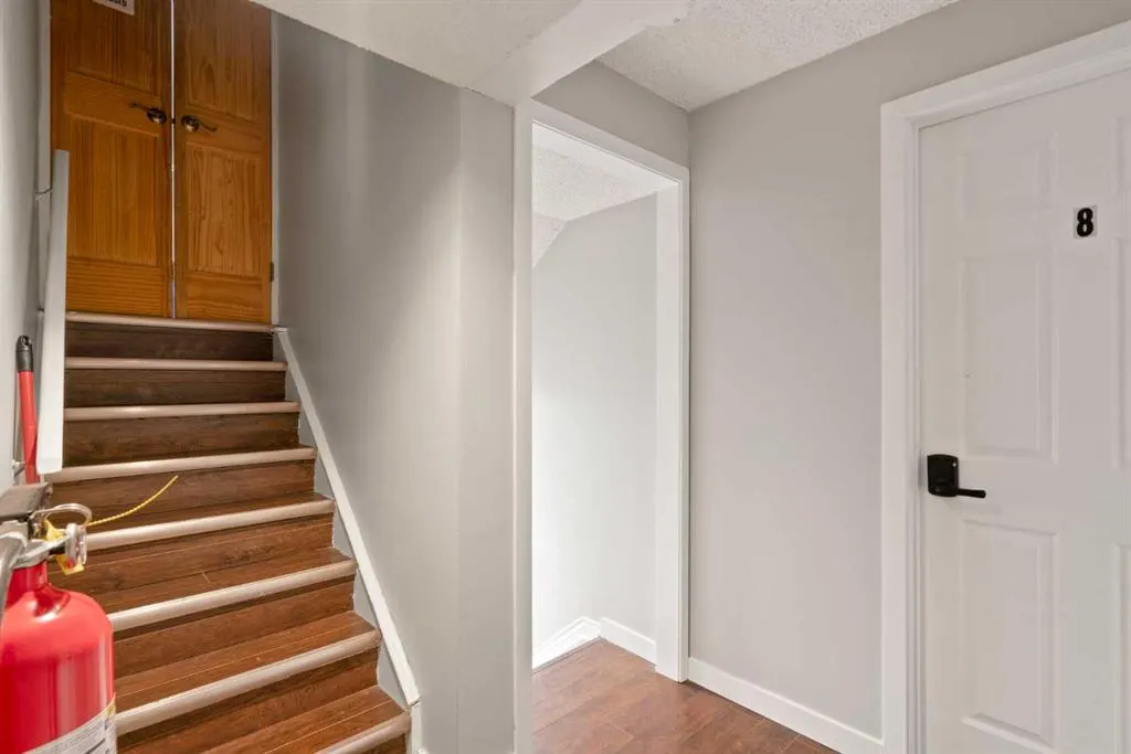 319 Rundlelawn Road NE