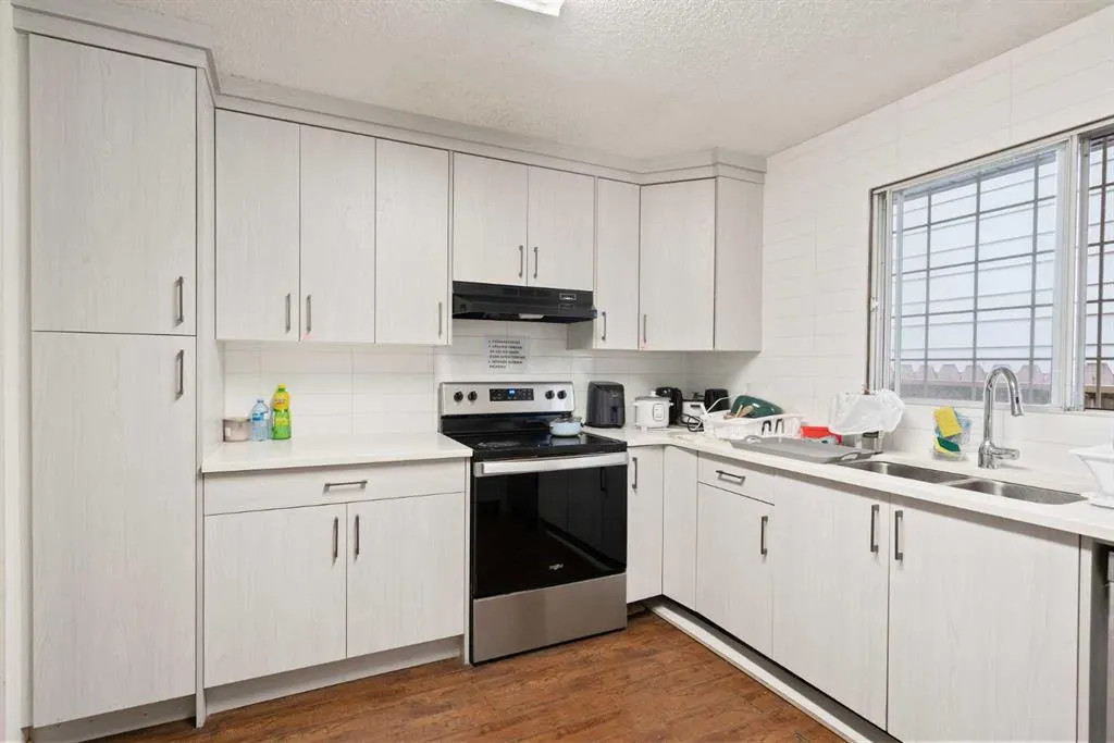 319 Rundlelawn Road NE