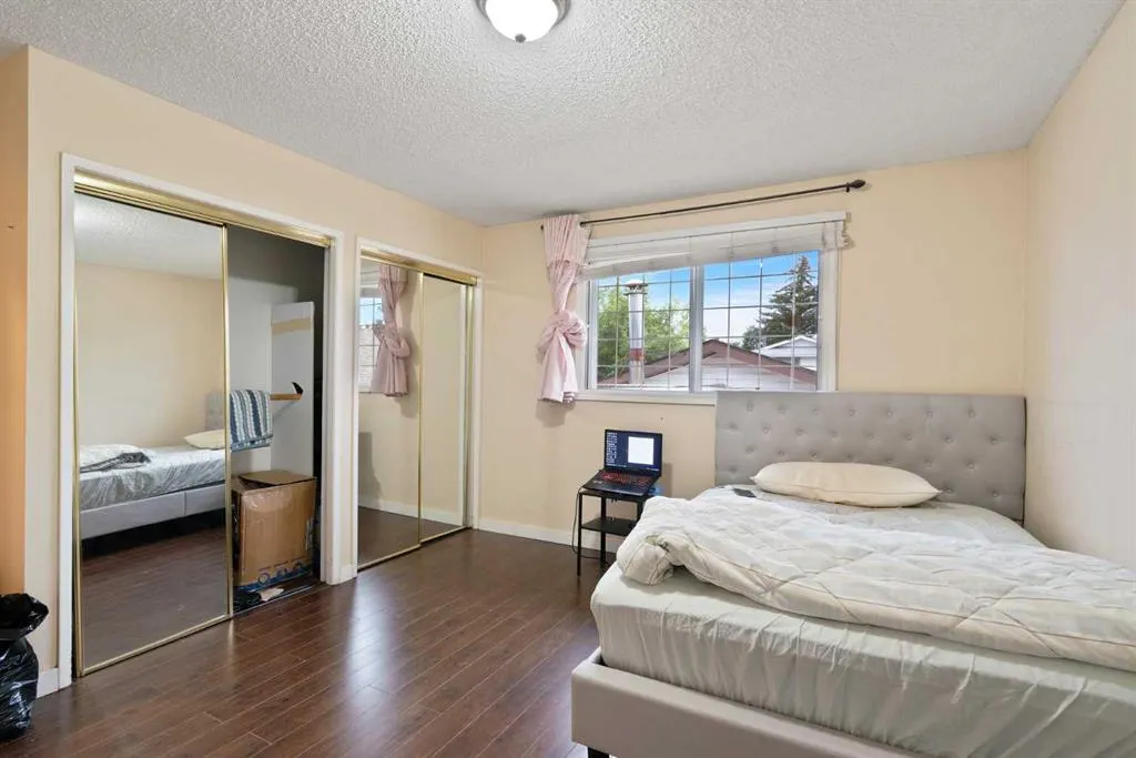 319 Rundlelawn Road NE