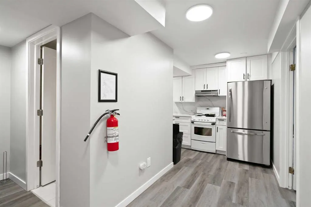 319 Rundlelawn Road NE