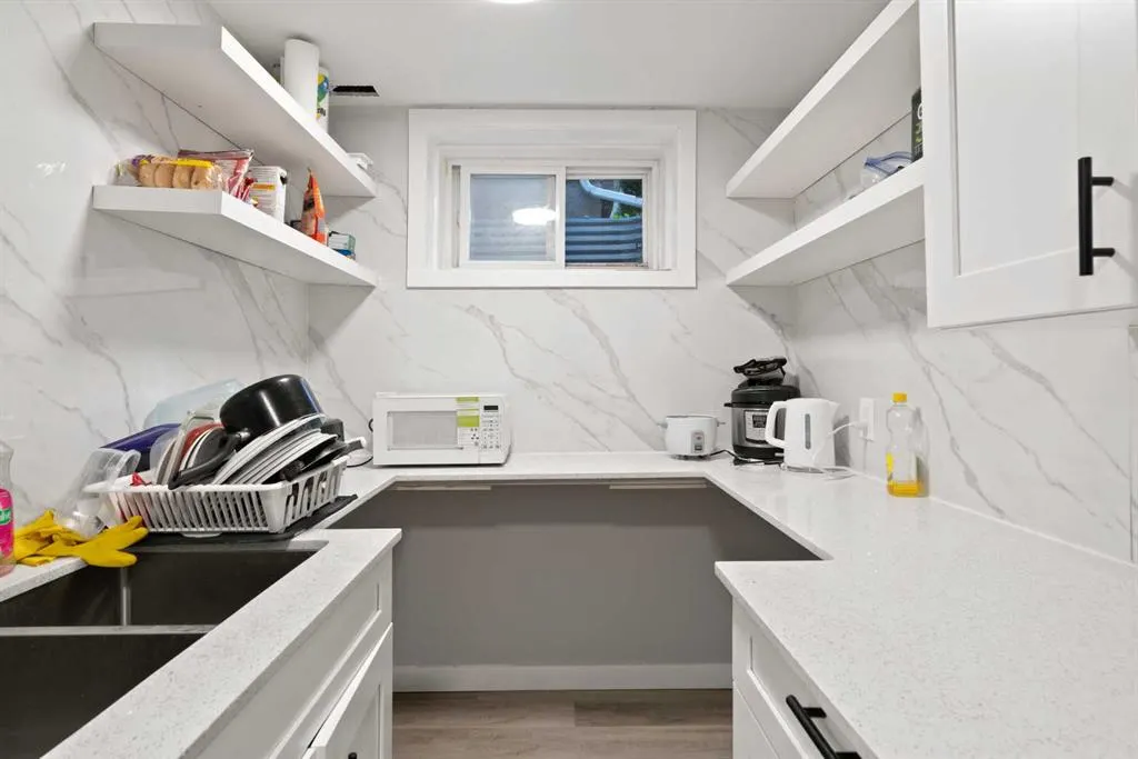 319 Rundlelawn Road NE