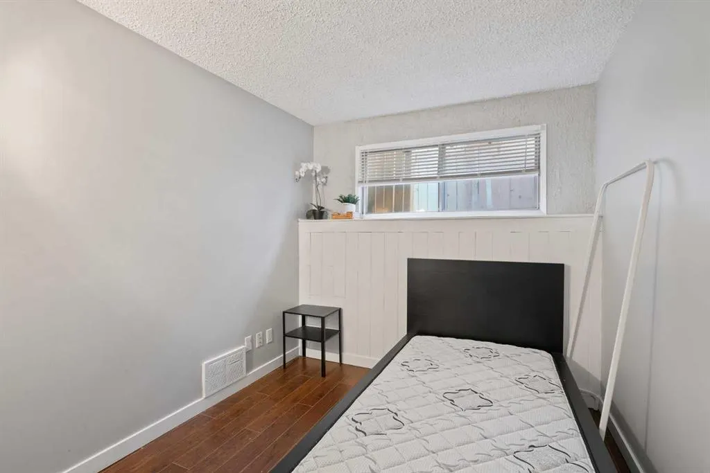 319 Rundlelawn Road NE
