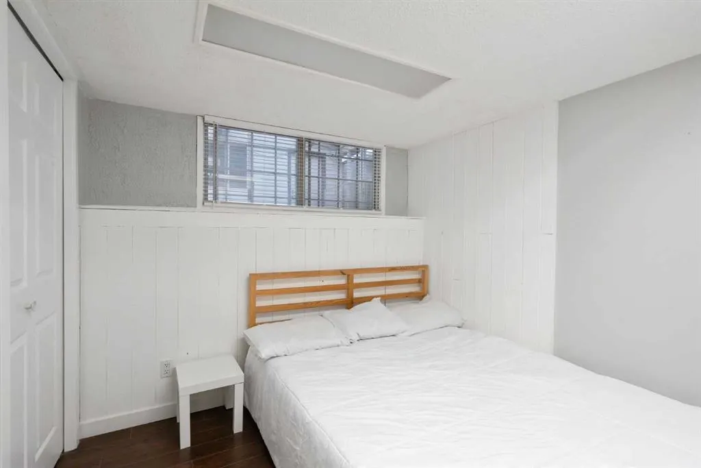 319 Rundlelawn Road NE