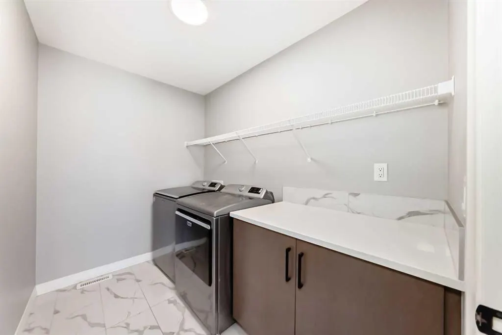 87 Legacy Glen Terrace SE